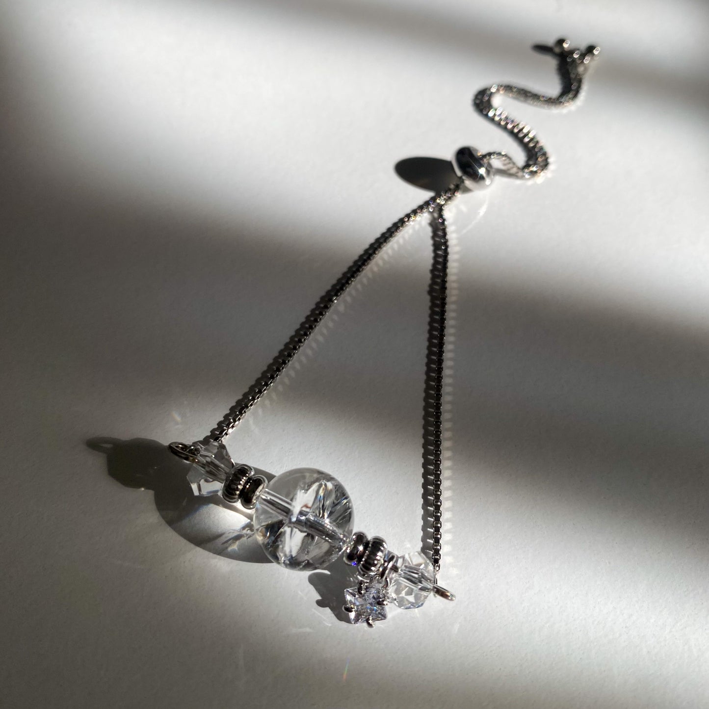 虹入り水晶｜幸運を呼び込むチェーンブレスレット