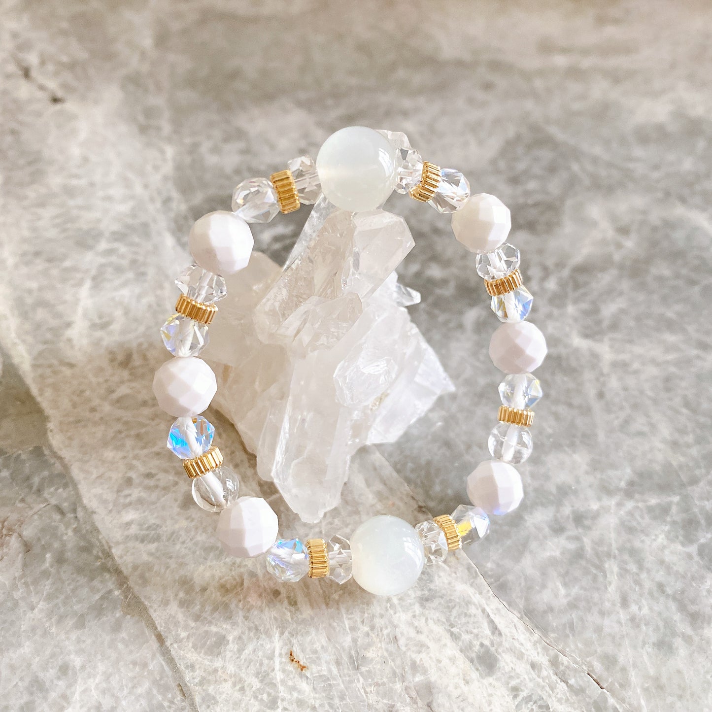 【再販】全ての女性に贈る《白の女神》ブレスレット