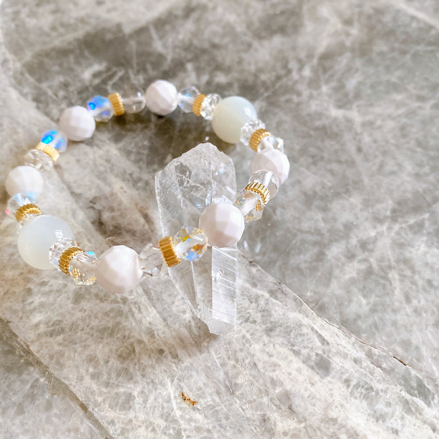 【再販】全ての女性に贈る《白の女神》ブレスレット