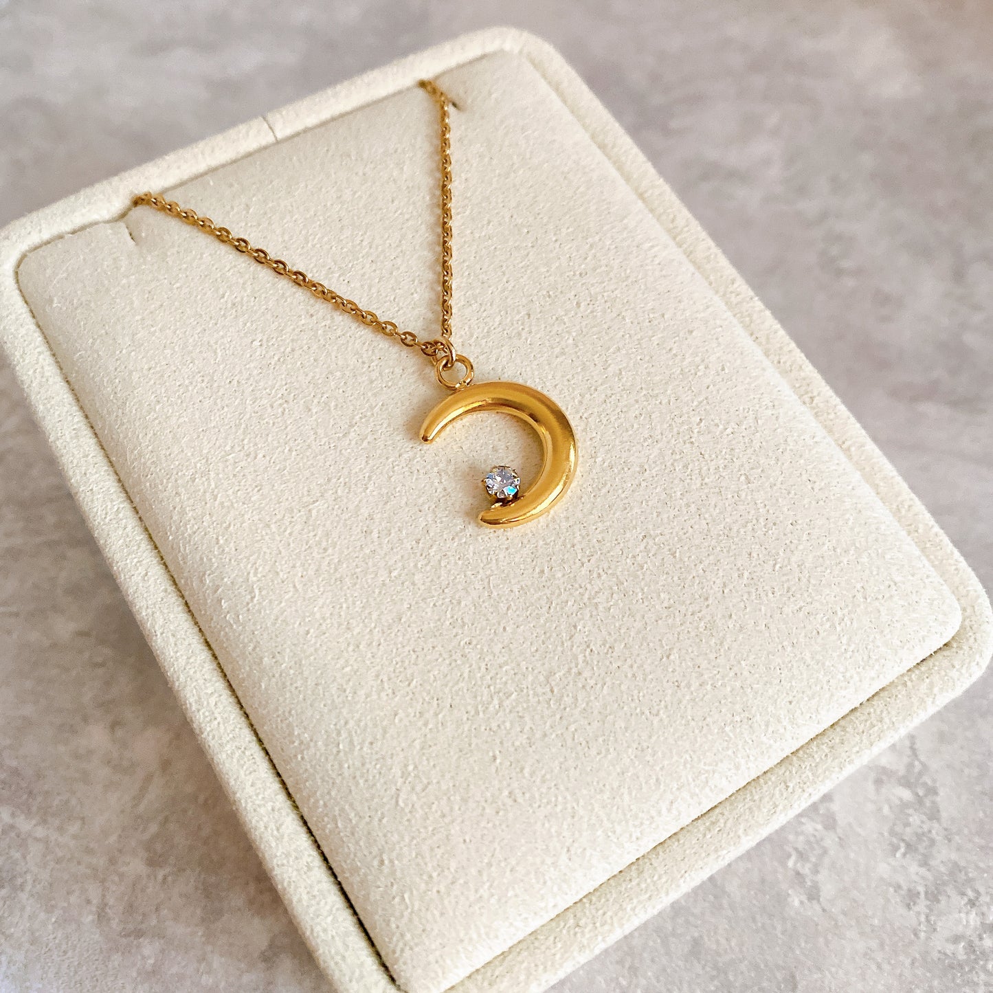 【満月限定🌕】Golden Crescent ネックレス