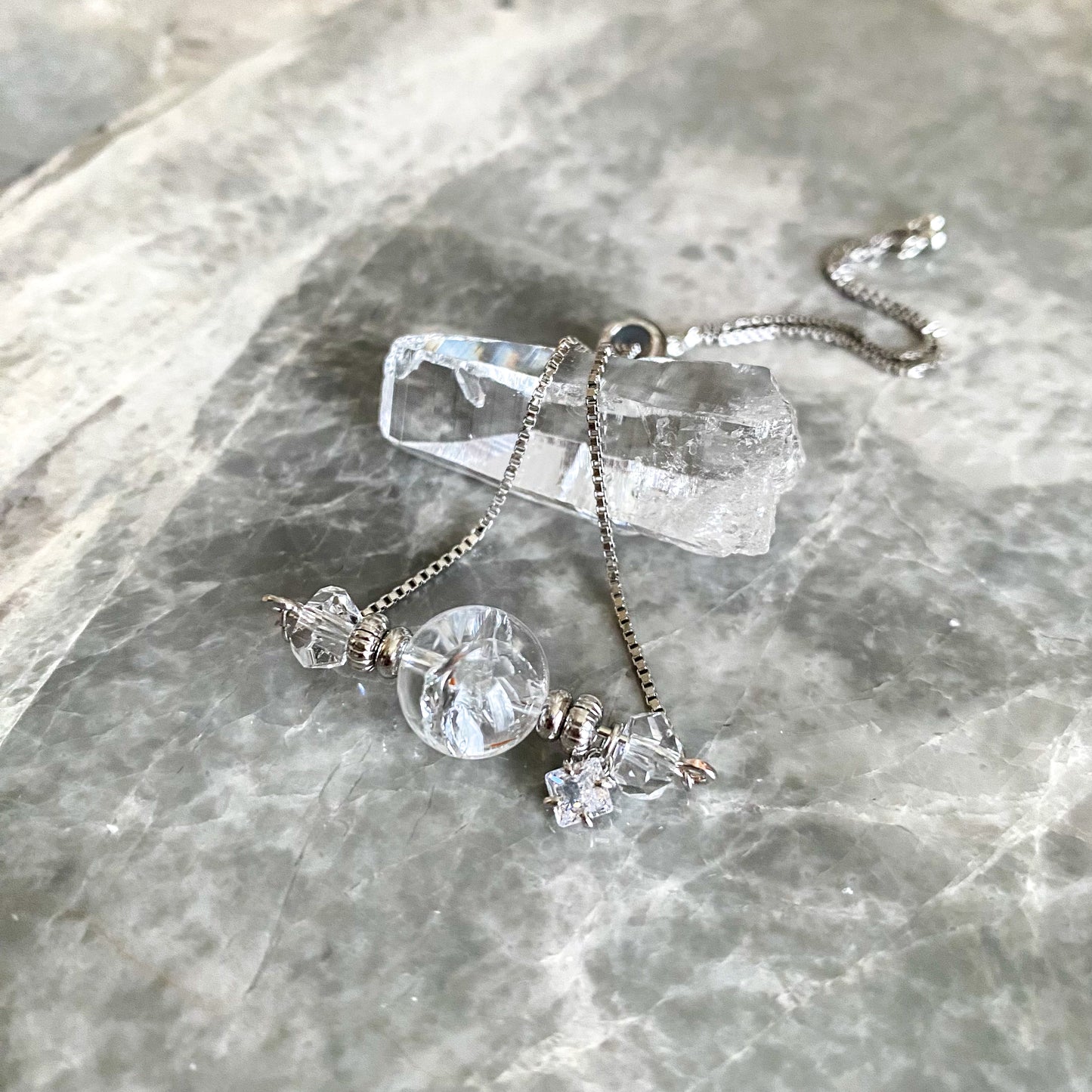 虹入り水晶｜幸運を呼び込むチェーンブレスレット