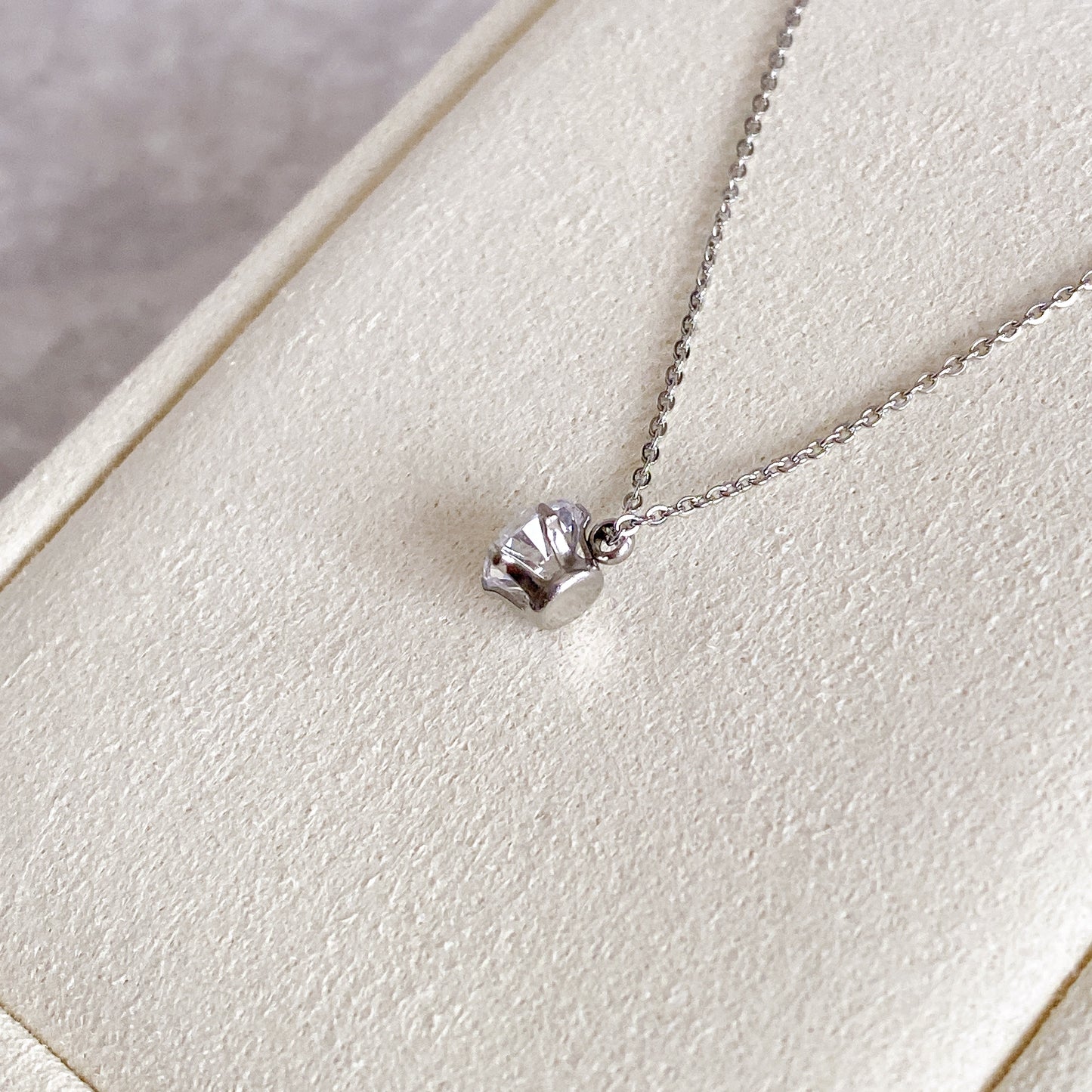 聖なる光の一粒ネックレス (silver)