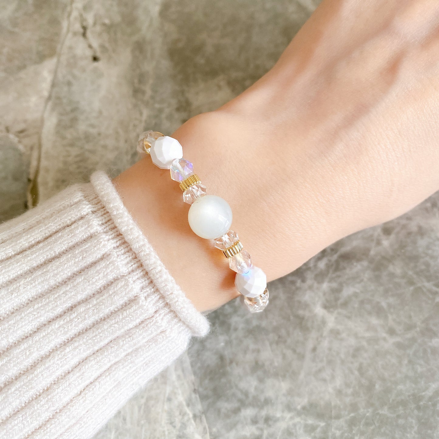 【再販】全ての女性に贈る《白の女神》ブレスレット