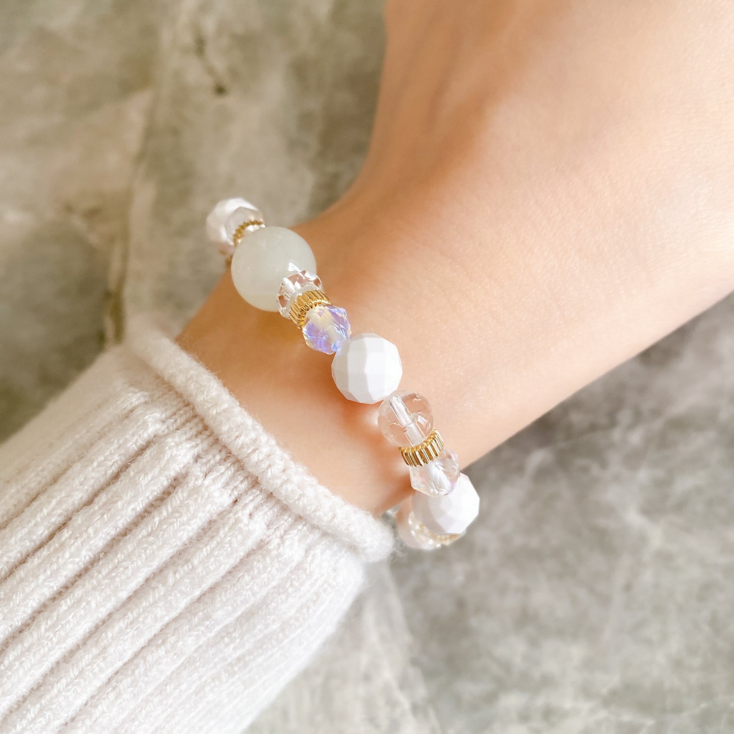 【再販】全ての女性に贈る《白の女神》ブレスレット