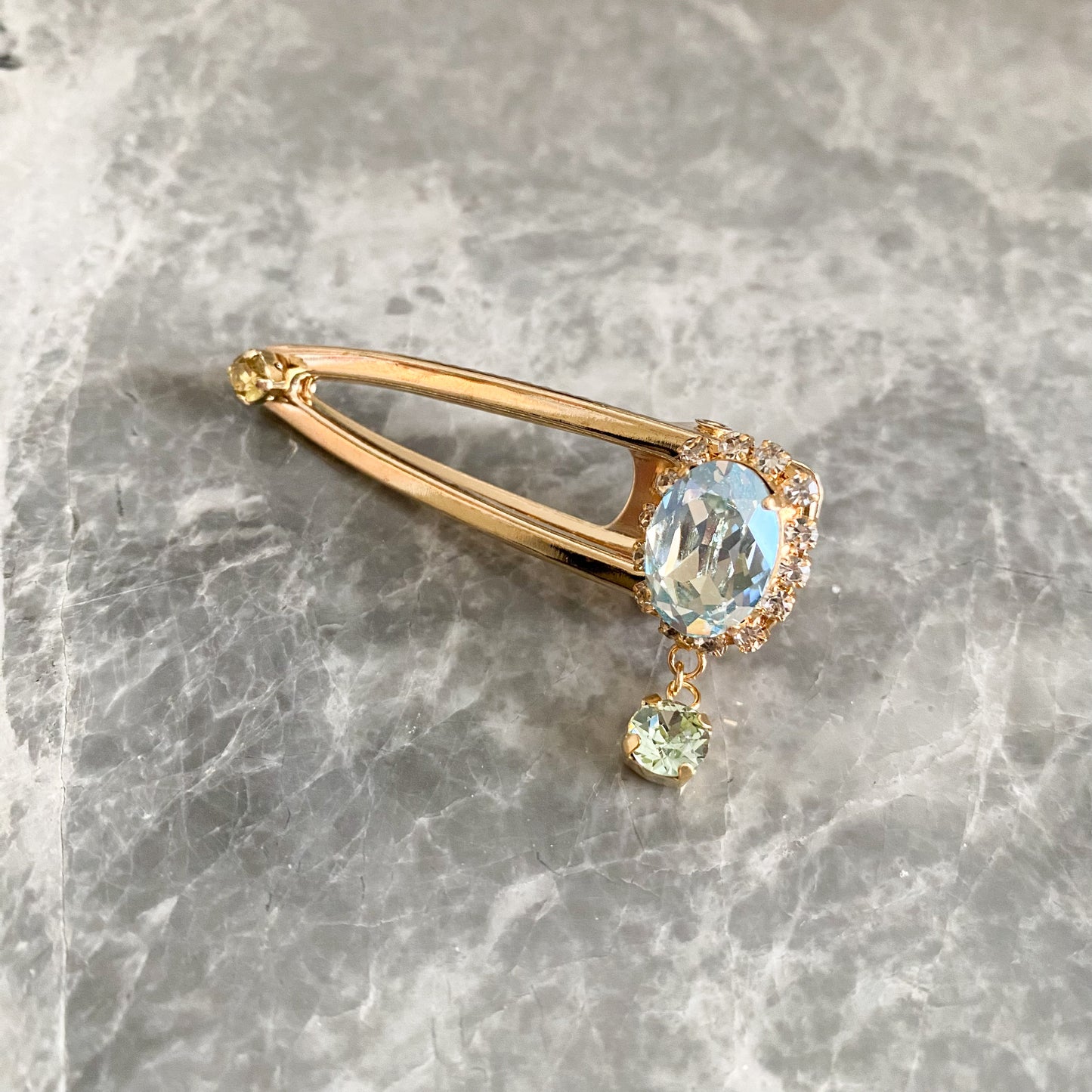 【数量限定】揺れる光のきらめき｜スワロフスキークリスタル｜ヘアクリップ（限定・新緑グリーンカラー）