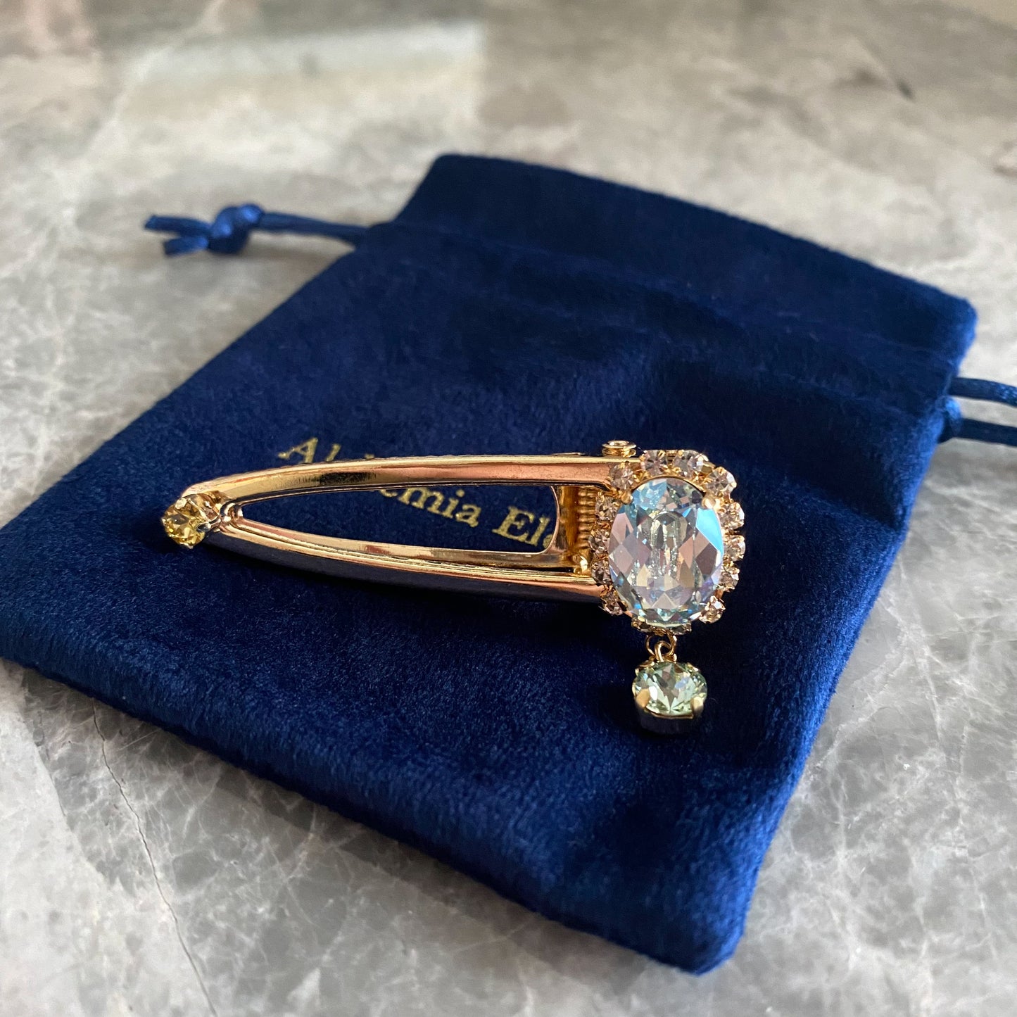 【数量限定】揺れる光のきらめき｜スワロフスキークリスタル｜ヘアクリップ（限定・新緑グリーンカラー）